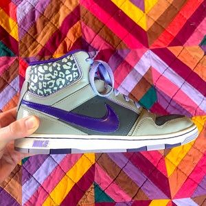 Nike Women's Prestige 3 High Top Gray/Purple/Leopard Size 10